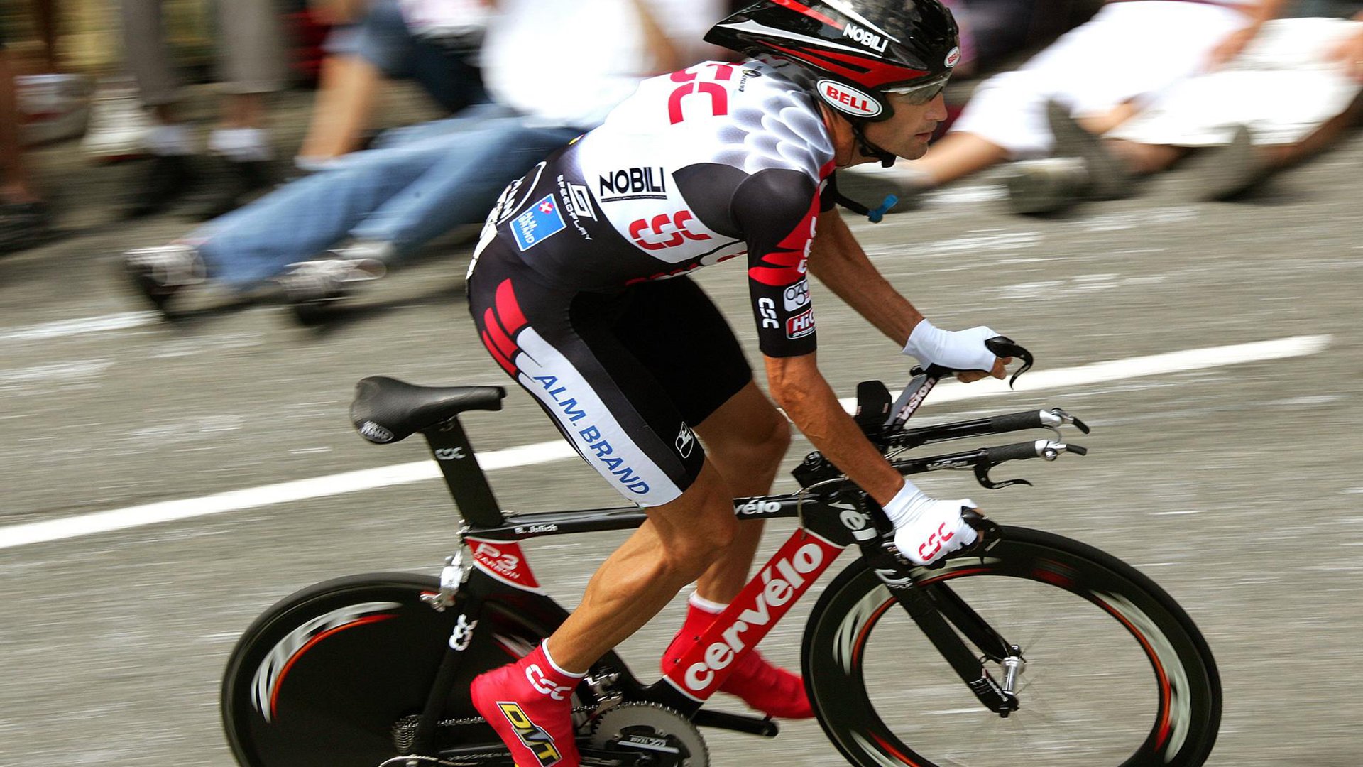 开云体育入口-_场外精彩：明星名人助阵网球盛事_，名人打网球